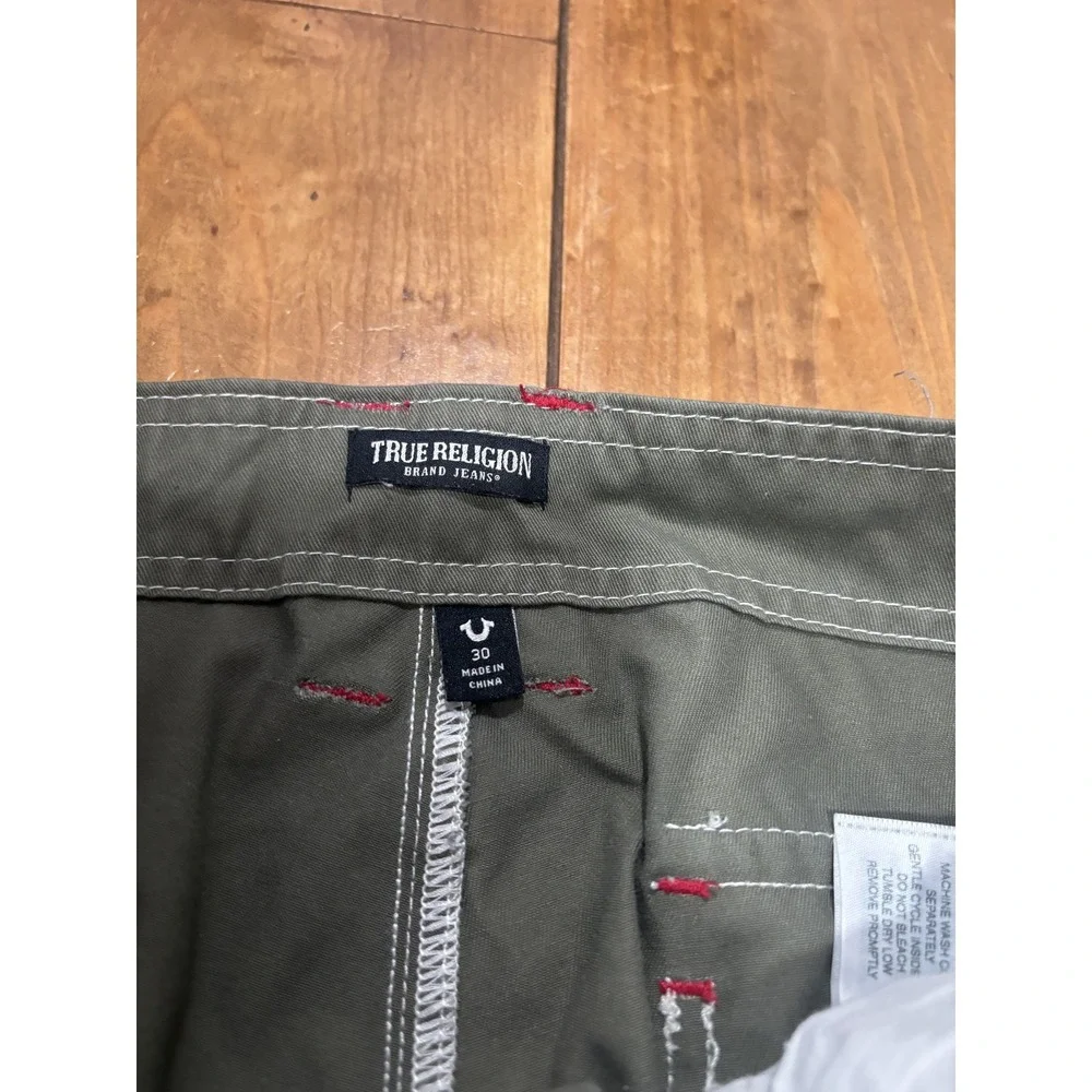 True Religion Men's Cargo Jeans Size 30 Olive Green White Stitch Wide Leg